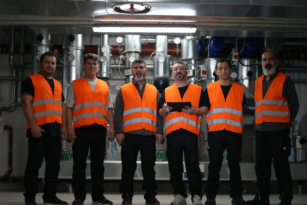 Gruppenfoto des Reinigungsteams der Total Reinigung GmbH