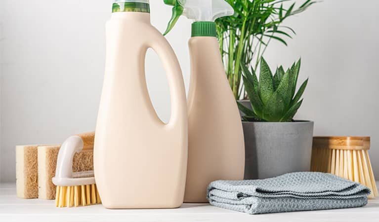 Nachhaltige Reinigungsmittel – sauber für Sie, schonend für die Umwelt, Total Reinigung GmbH Siegburg